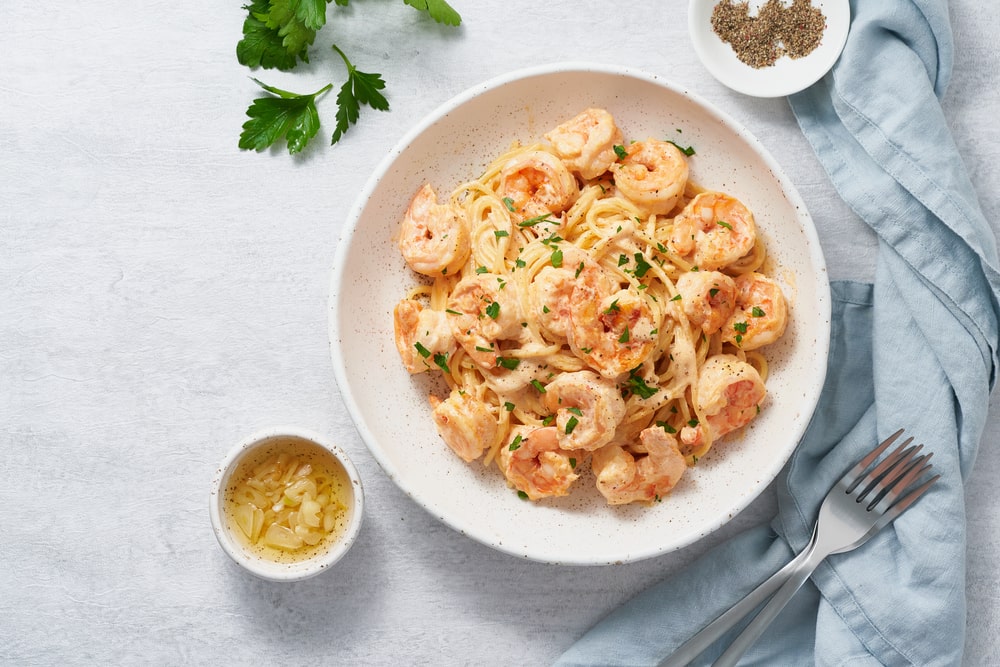 simple Olive Garden Chicken and Shrimp Carbonara Recipe