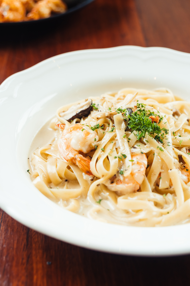 Creamy Chicken and Shrimp Alfredo