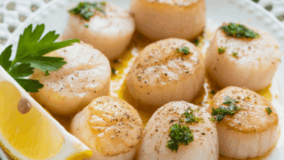 easy Bay Scallops Recipe with Lemon Butter