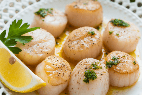 easy Bay Scallops Recipe with Lemon Butter