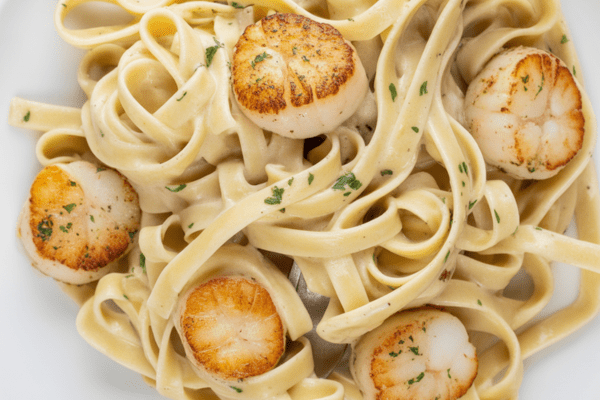 easy Fettuccine Alfredo With Scallops